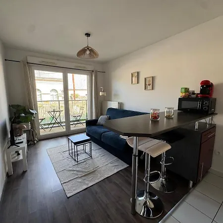 Cosy Avec Balcon Et Parking Apartment Caen
